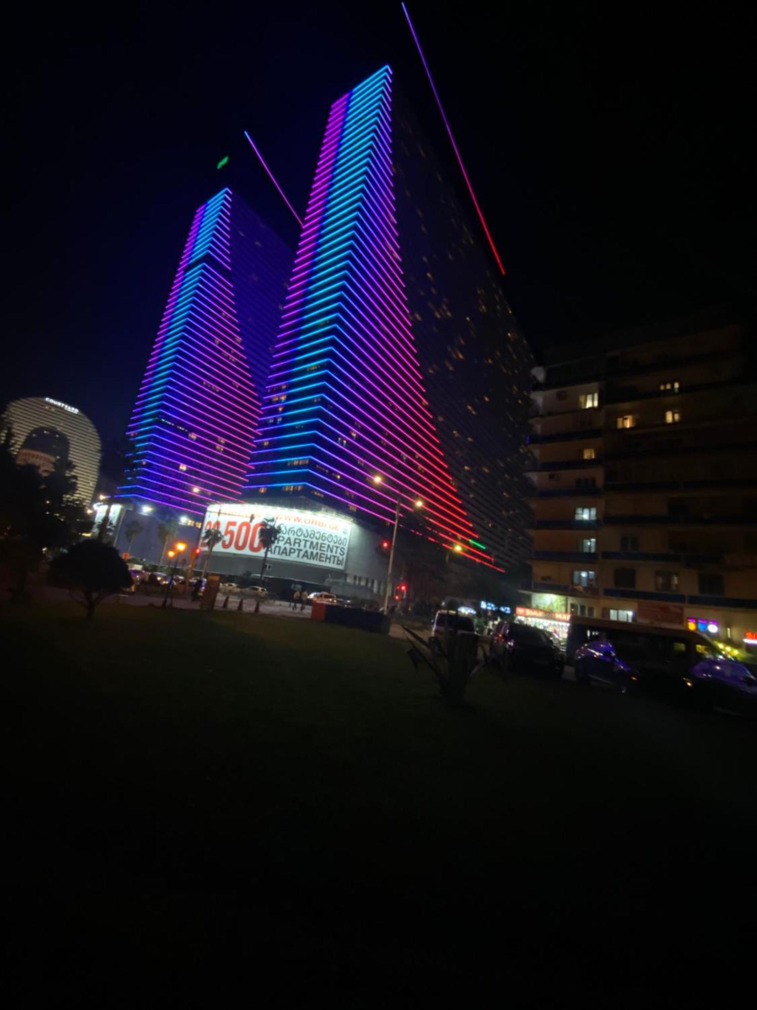 Delux Sea View Aparthotel In Orbi City Batoumi Extérieur photo