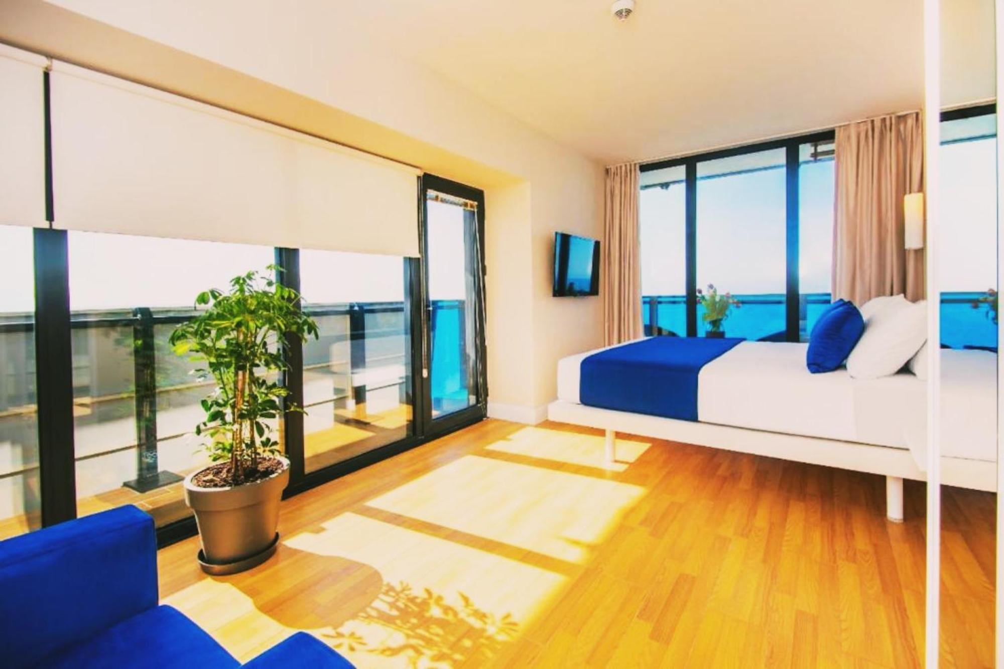 Delux Sea View Aparthotel In Orbi City Batoumi Extérieur photo