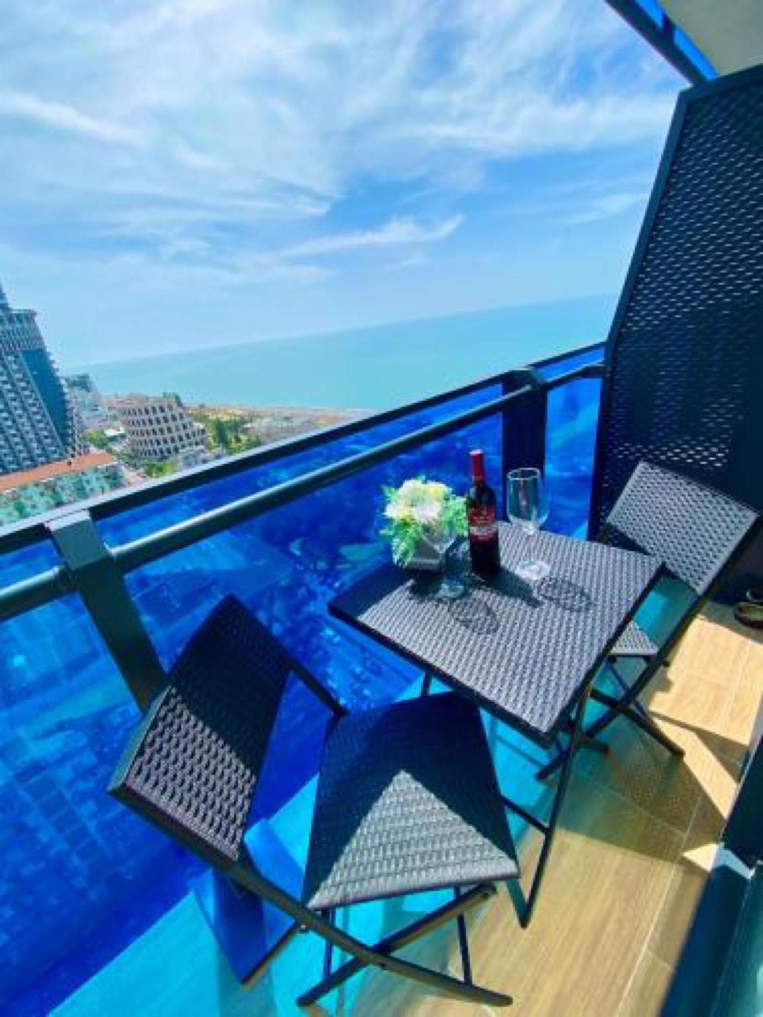 Delux Sea View Aparthotel In Orbi City Batoumi Extérieur photo