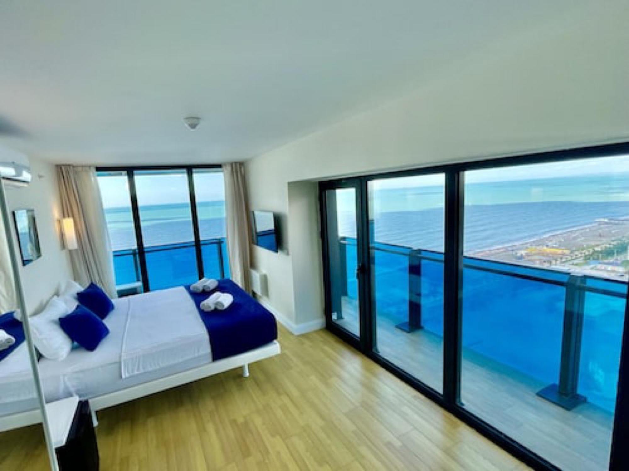 Delux Sea View Aparthotel In Orbi City Batoumi Extérieur photo