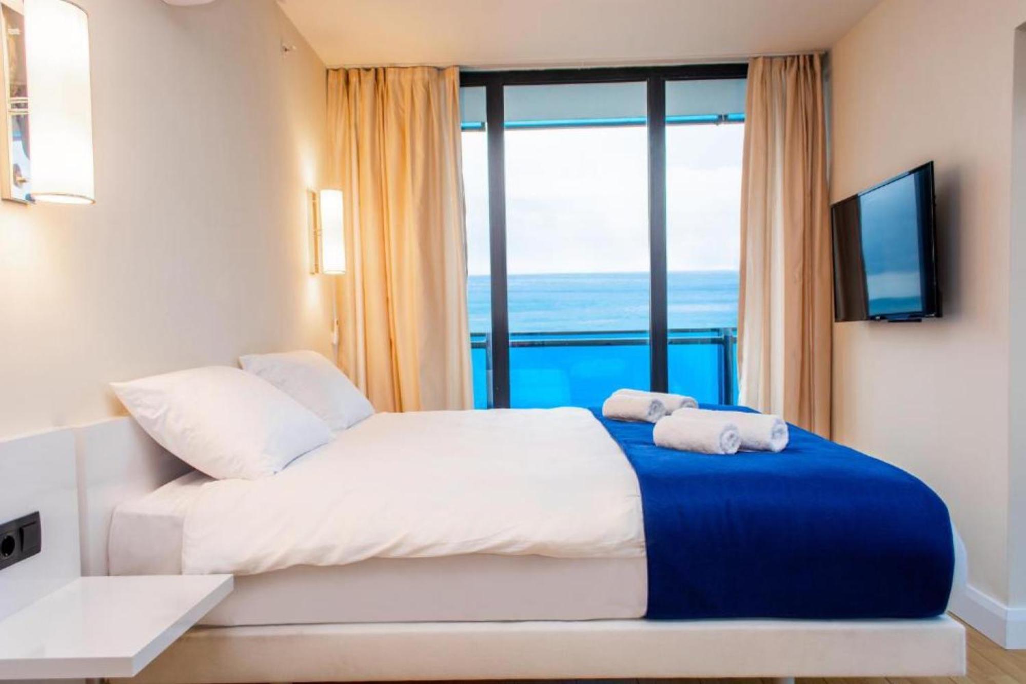 Delux Sea View Aparthotel In Orbi City Batoumi Extérieur photo