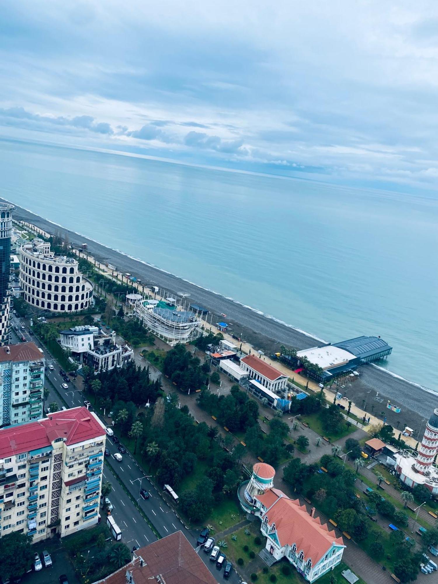 Delux Sea View Aparthotel In Orbi City Batoumi Extérieur photo