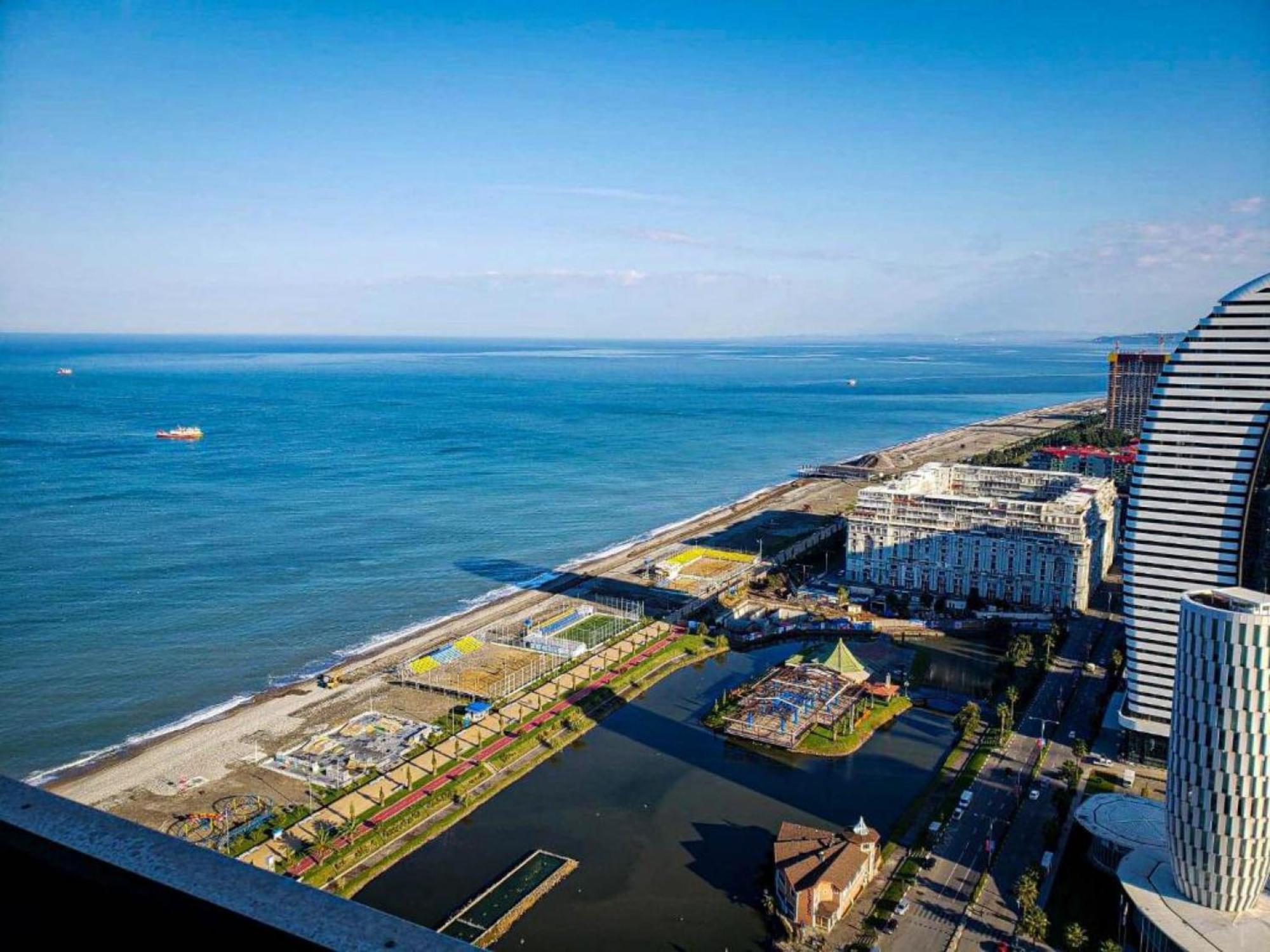 Delux Sea View Aparthotel In Orbi City Batoumi Extérieur photo