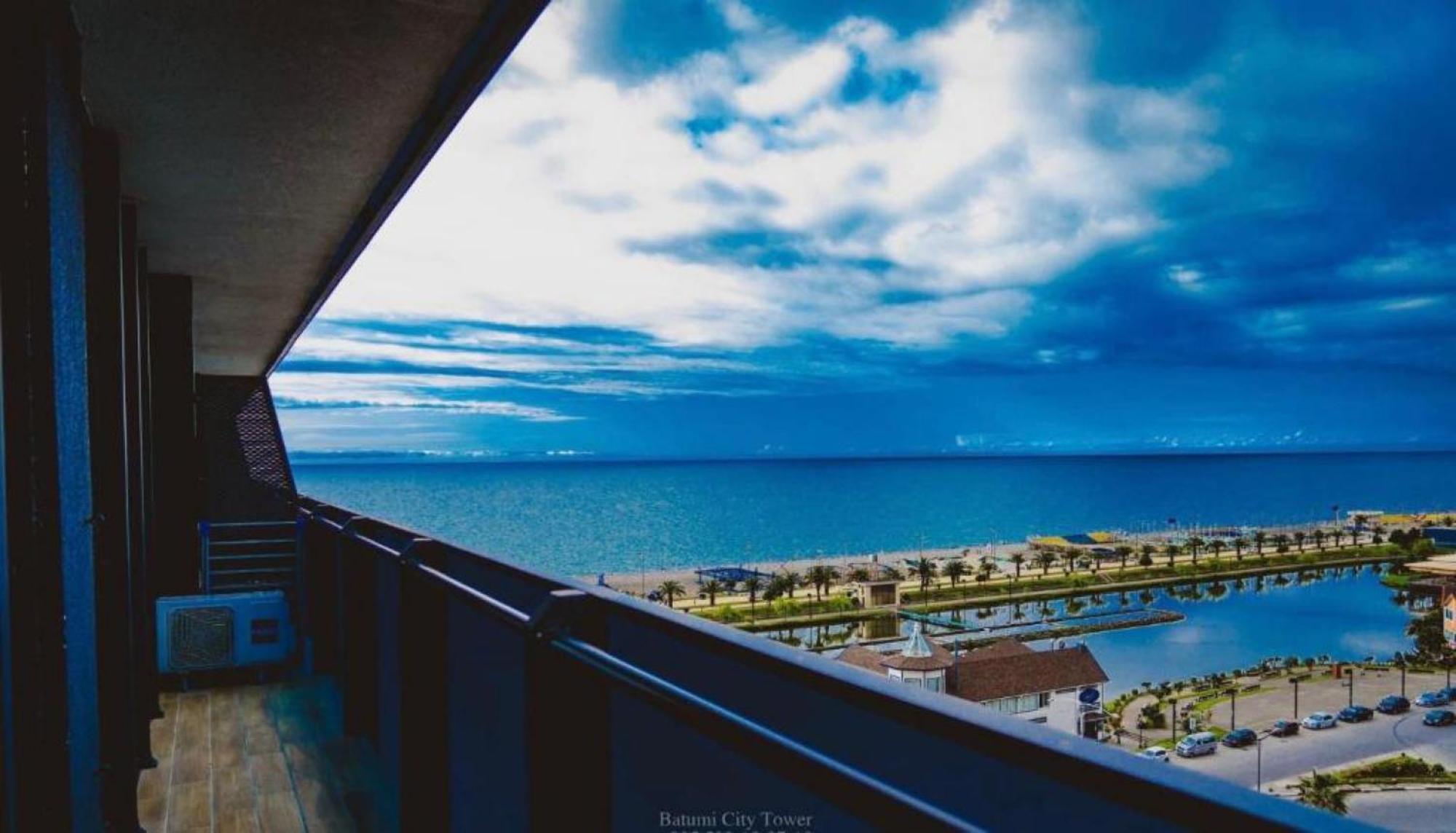Delux Sea View Aparthotel In Orbi City Batoumi Extérieur photo